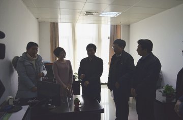 ��ί������½�������ί����ο�ʻ��ع�����Ա